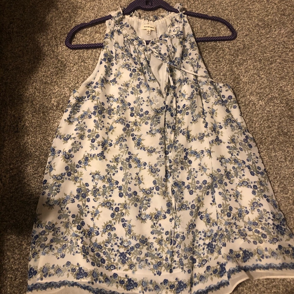 Cute sleeveless top